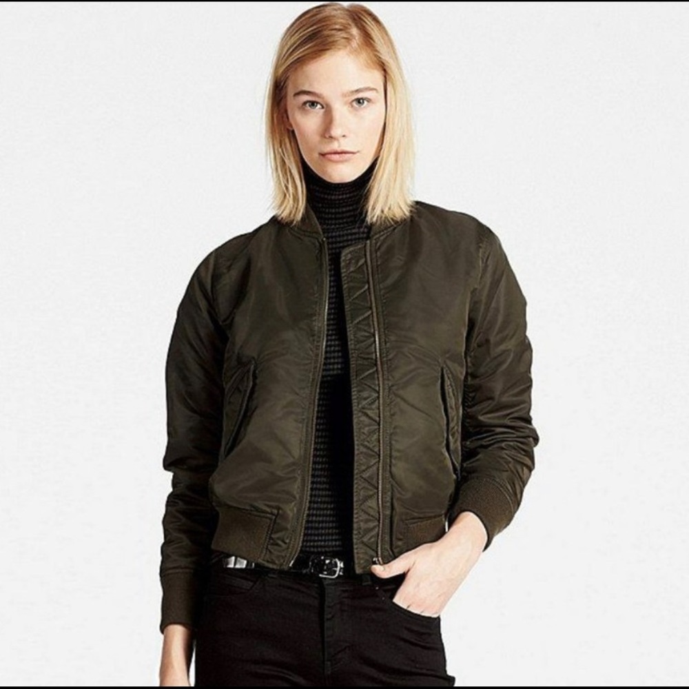 Uniqlo Cropped Puffer Bomber Jacket